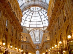 <b>Galleria Vittorio Emanuele II di notte</b>