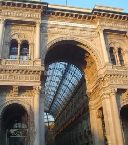<b>Entrance to the Galleria Victorio Emanuele II</b>