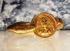 <b>Il meraviglioso braccialetto d'oro che dà il nome alla domus</b>