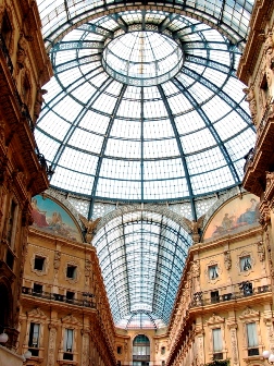 <b>Inside view of the iron-and-glass roof of Galleria Vittorio Emanuele II</b>