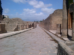 <b>View of a Roman road in Pompeii</b>