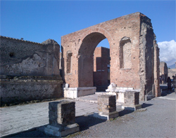 <b>Arco di Trionfo a Pompei</b>