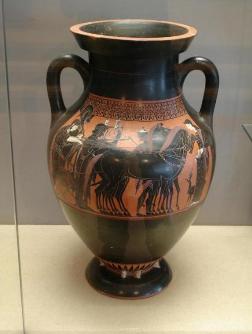 <b> Una delle anfore Greche che si trovano al museo di Paestum</b>