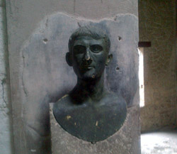 <b>Bronze Herma in Herculaneum</b>