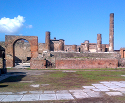 <b>Temple of Jupiter in Pompeii</b>