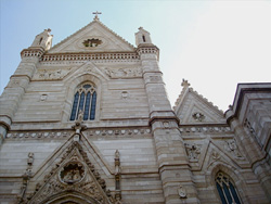 <b>Facciata della Cattedrale di Napoli</b> 