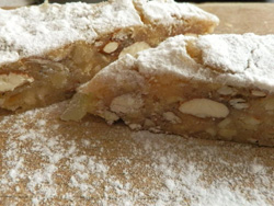 Panforte, il più celebre dei pani speziati a Siena <b>Panforte, tipico dolce di Siena</b>