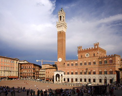 Piazza del campo a Siena <b> Piazza del campo a Siena</b>